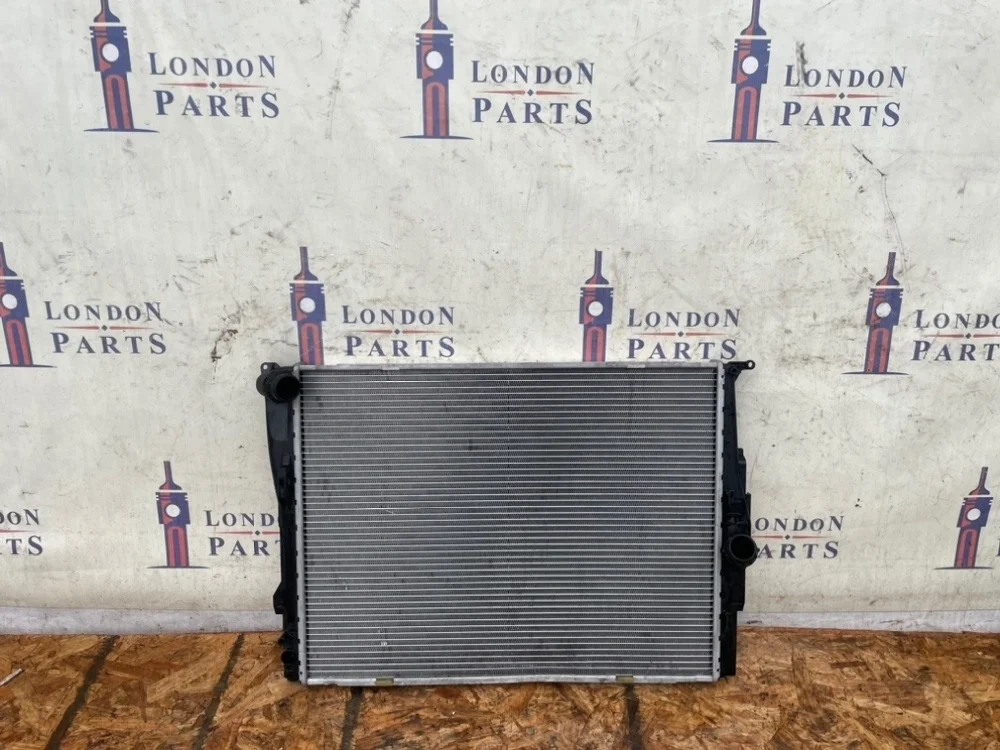 Радиатор охлаждения двигателя BMW 320i E90