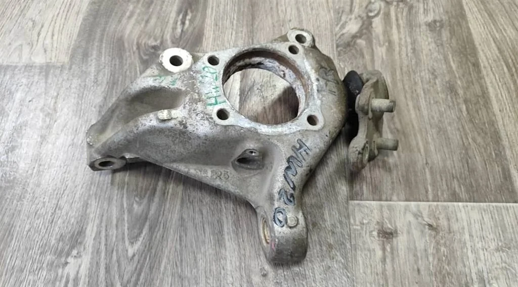 Б.у. кулак поворотный TOYOTA PRIUS NHW20 TOYOTA PRIUS NHW20