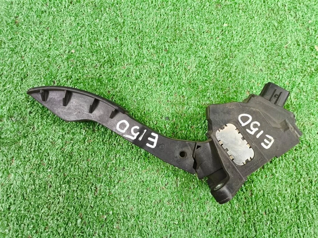 Б.у. педаль газа TOYOTA COROLLA ZRE151 TOYOTA COROLLA ZRE151