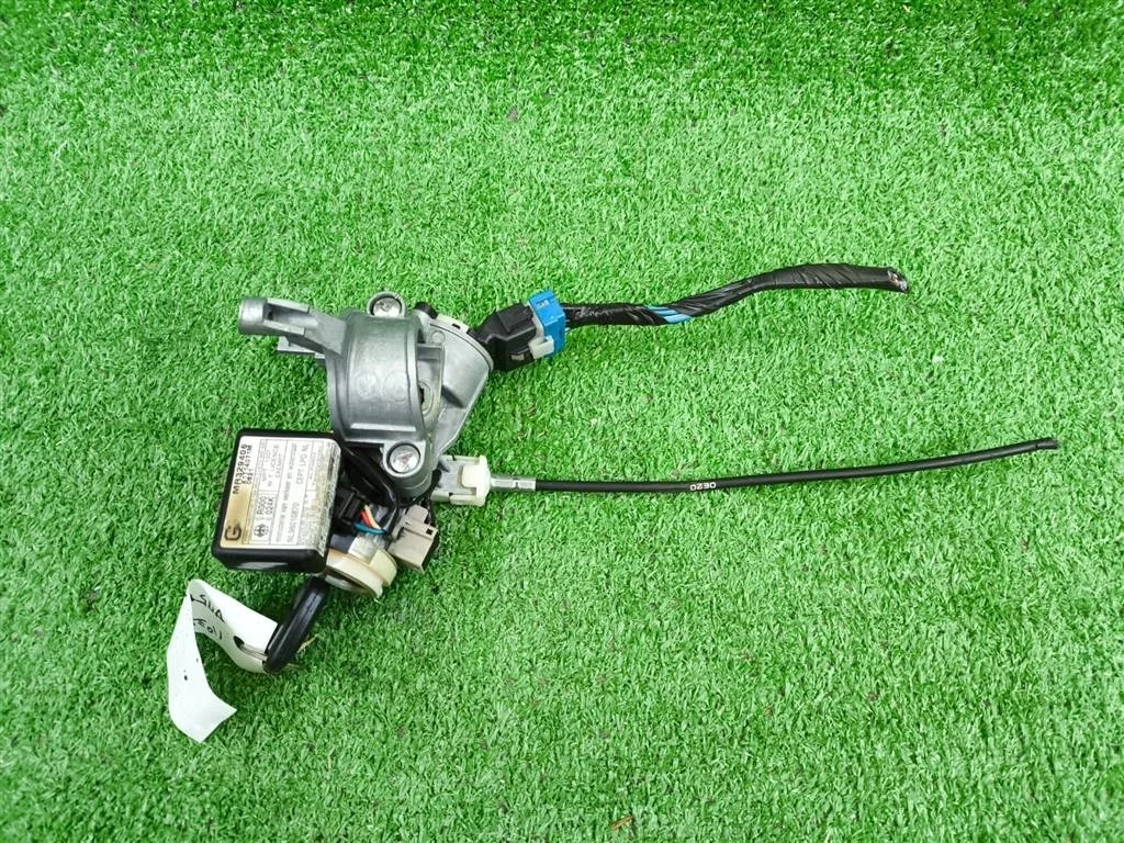 Б.у. замок зажигания MITSUBISHI PAJERO V75W MITSUBISHI PAJERO V75W