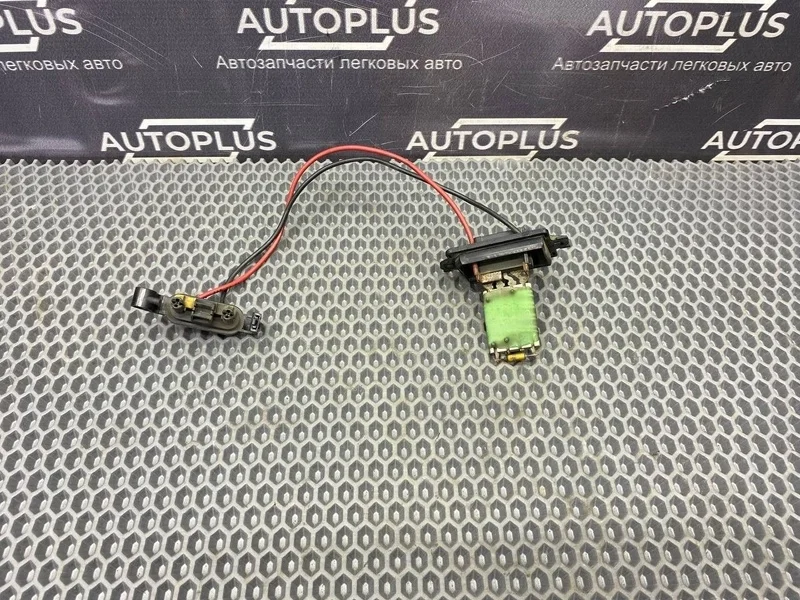 Резистор печки Renault Megane 2008 7701207717 УНИВЕРСАЛ 1.5 K9K