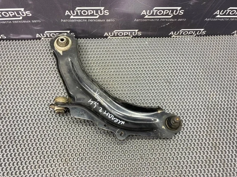 Рычаг подвески нижний Renault Megane 2008 8200679063 УНИВЕРСАЛ 1.5 K9K, передний левый