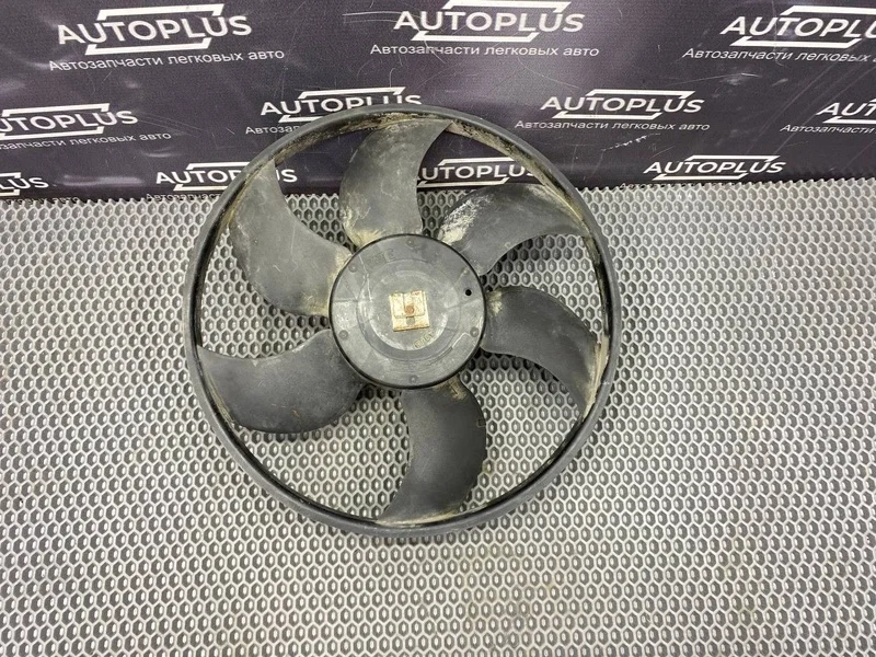 Вентилятор охлаждения радиатора Renault Megane 2008 7701071862 УНИВЕРСАЛ 1.5 K9K