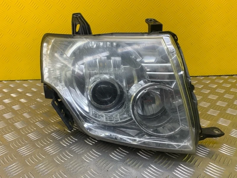 Фара правая Mitsubishi Pajero Iv (2006-2019) 2007 8301A896 ВНЕДОРОЖНИК 3.8 I