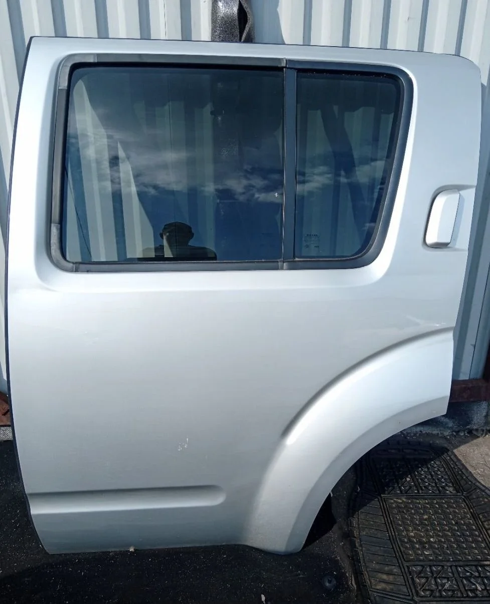 Дверь задняя левая Nissan Pathfinder III рестайлинг (2010—2014) 2012 KL0 - SILVER METALLIC