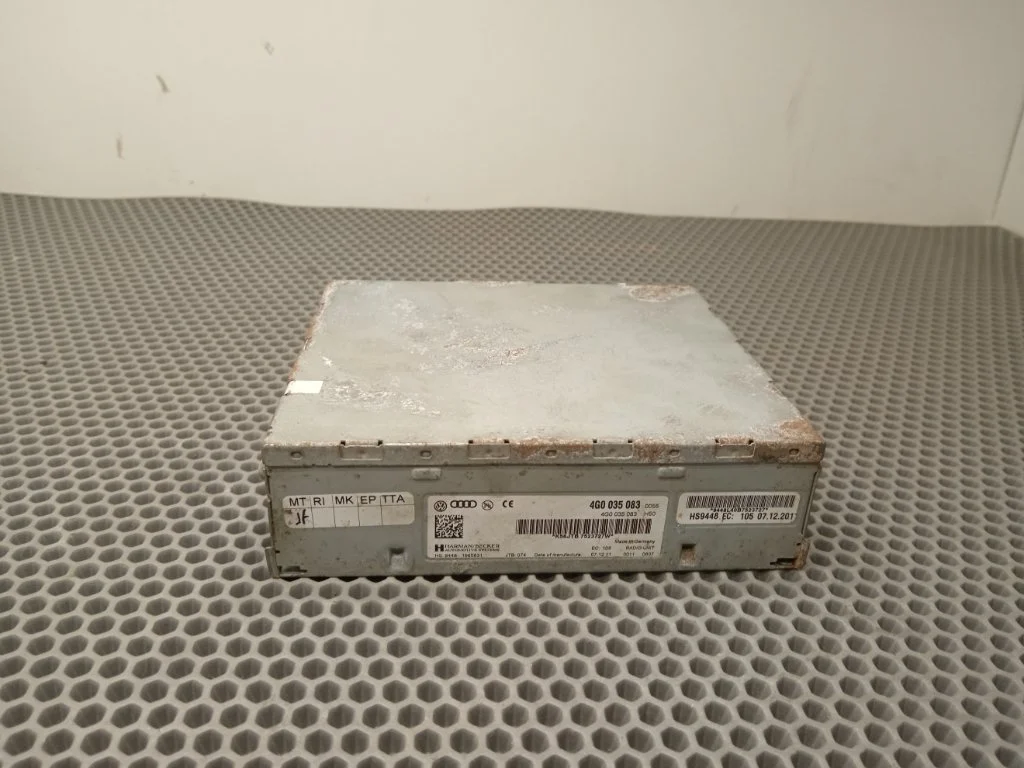 Блок управления магнитолой Volkswagen Touareg 2011 7P