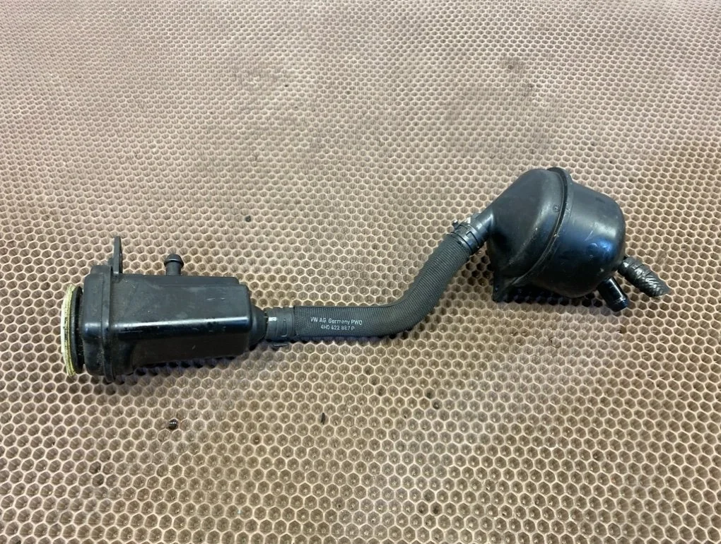 Бачок гидроусилителя руля Audi A8 2010 D3