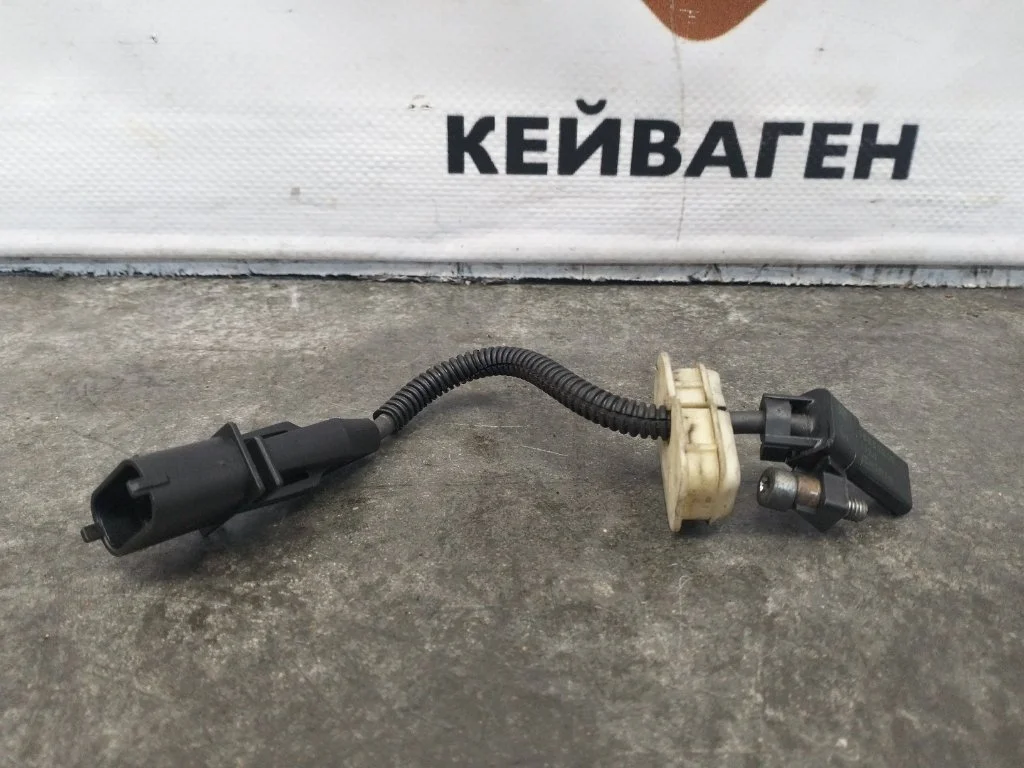 Датчик положения коленвала Opel Astra J