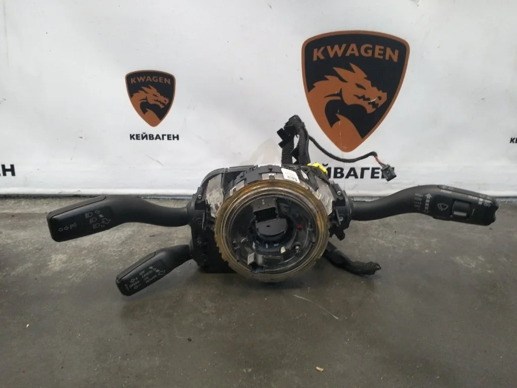 Блок подрулевых переключателей Audi A6 2010 C6