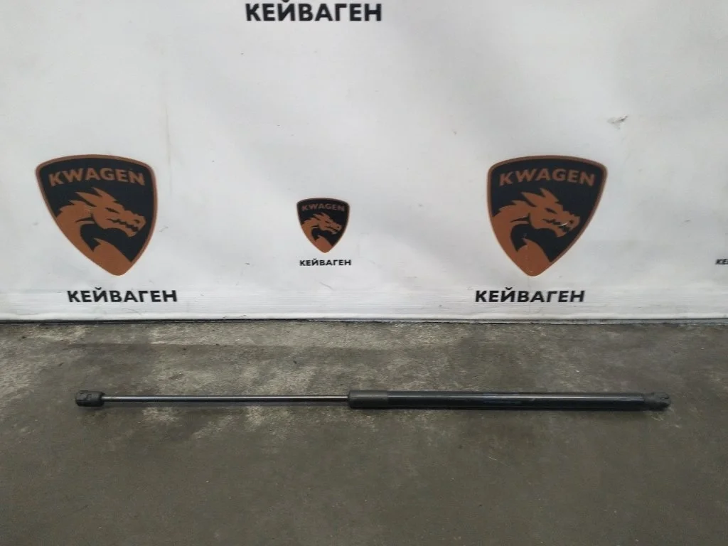 Амортизатор капота Volkswagen Touareg 2011 7P