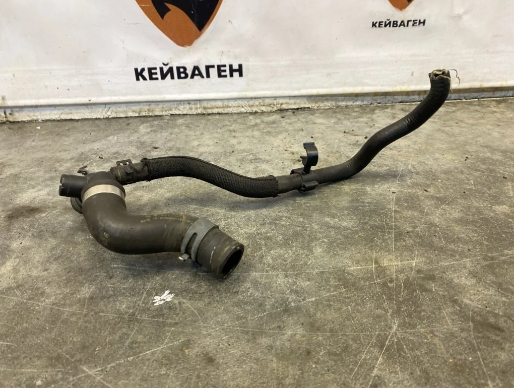 Патрубок системы охлаждения Porsche Cayenne 2011 958