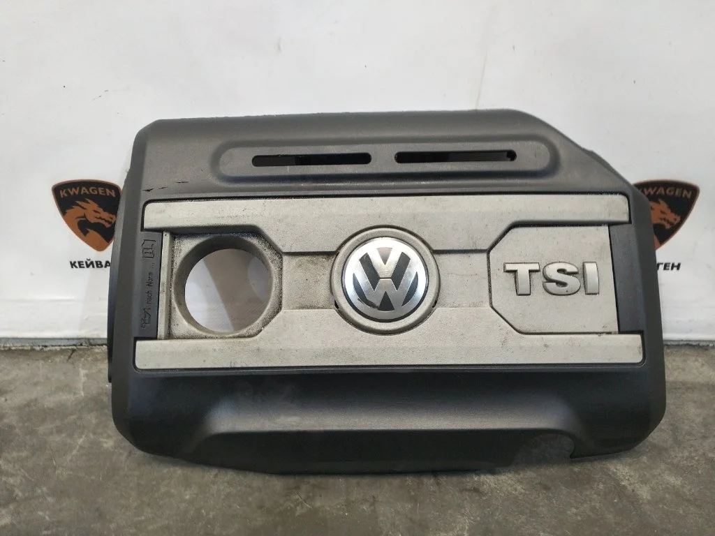Декоративная крышка двигателя Volkswagen Passat 2009 B6