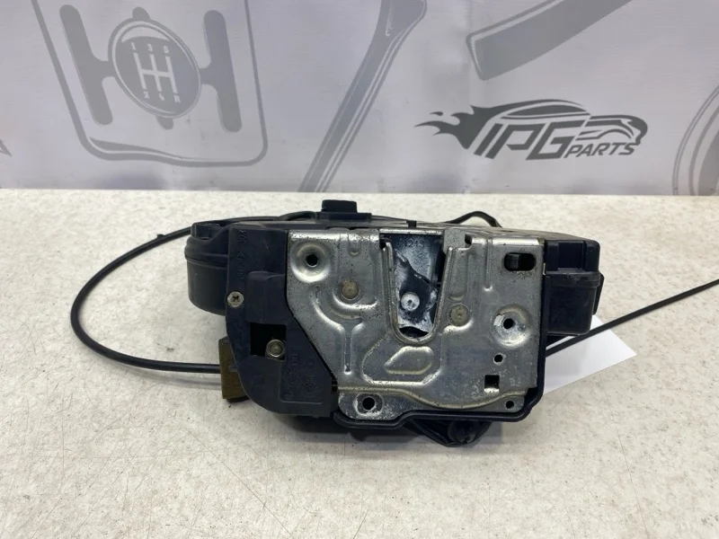 Замок задней правой двери Mercedes-benz 2001 W203