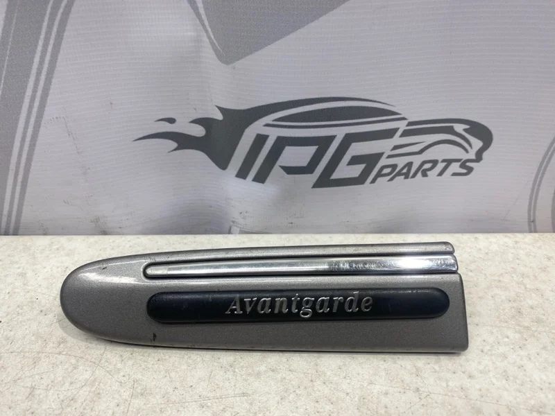 Молдинг переднего левого крыла Mercedes-benz W211