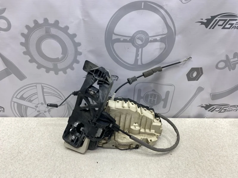 Замок передней правой двери Mercedes-benz 2008 W221