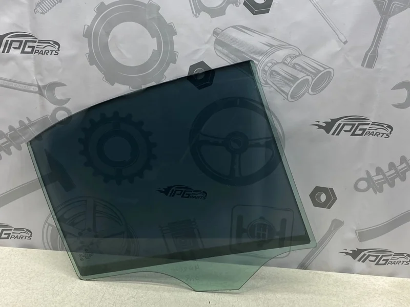 Стекло задней правой двери опускное Mercedes-benz 2007 W204