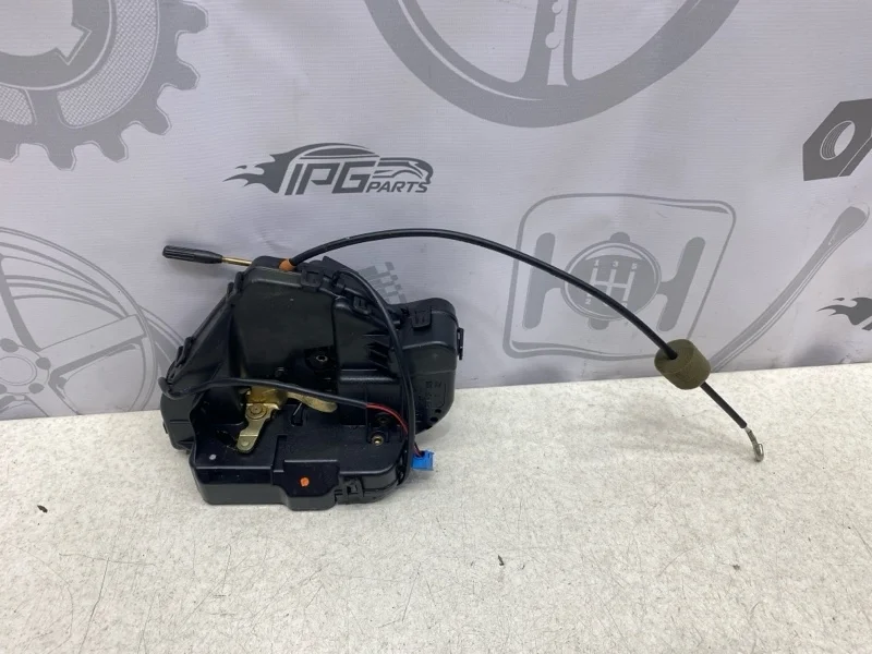 Замок задней правой двери Mercedes-benz 2005 W203