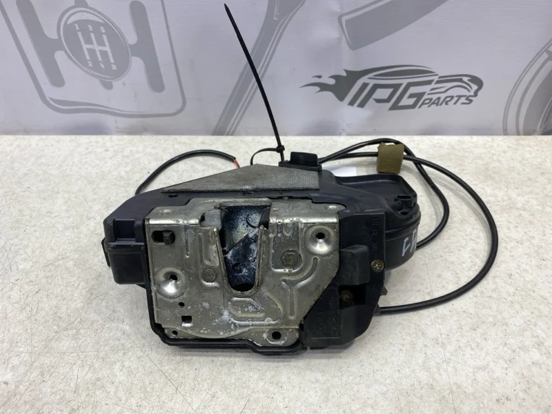 Замок задней левой двери Mercedes-benz 2002 W211