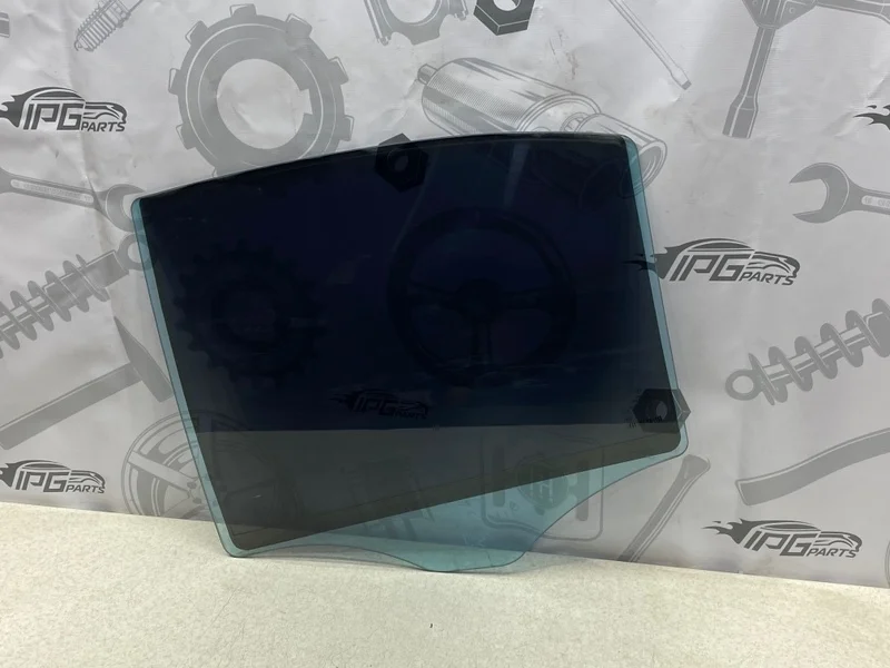 Стекло задней левой двери опускное Mercedes-benz 2004 W211