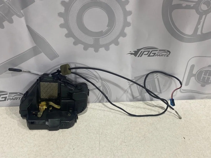 Замок задней правой двери Mercedes-benz 2005 W211