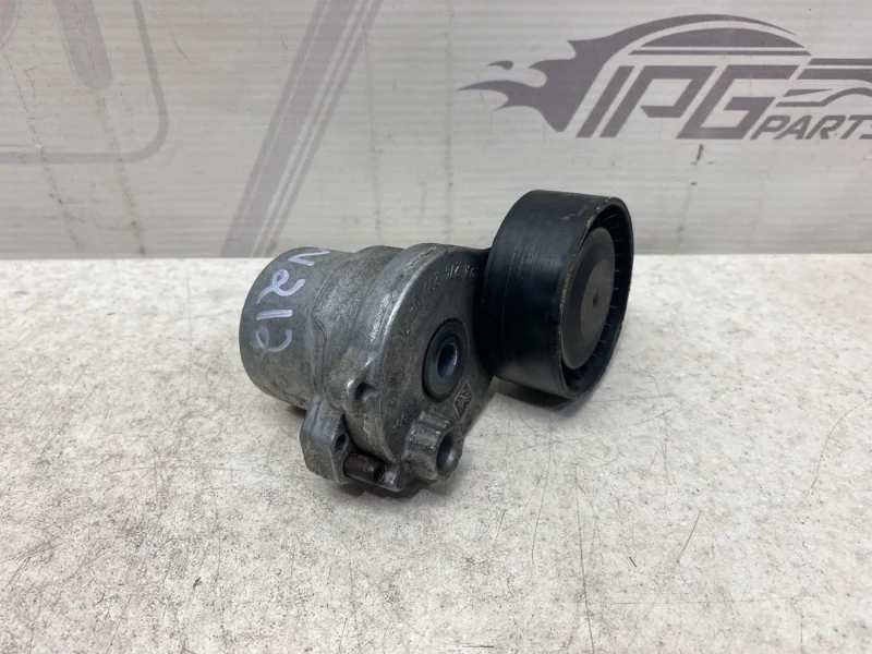 Натяжитель приводного ремня Mercedes-benz 2013 W212