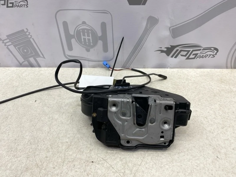 Замок задней правой двери Mercedes-benz 2008 W211