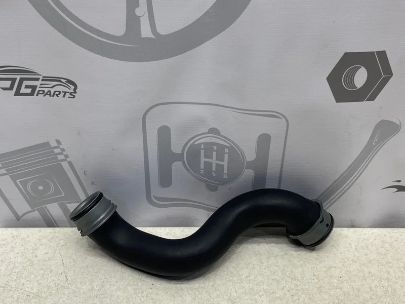 Патрубок радиатора Mercedes-benz W204