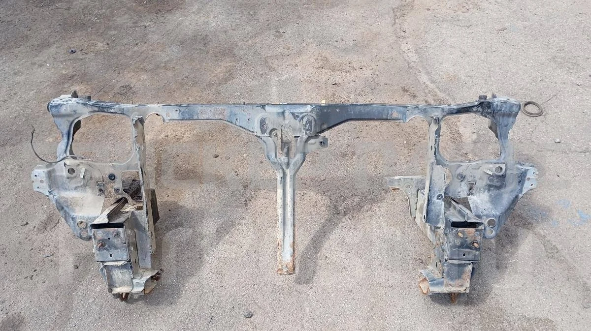 Панель передняя Мазда Трибьют 1 серия EP