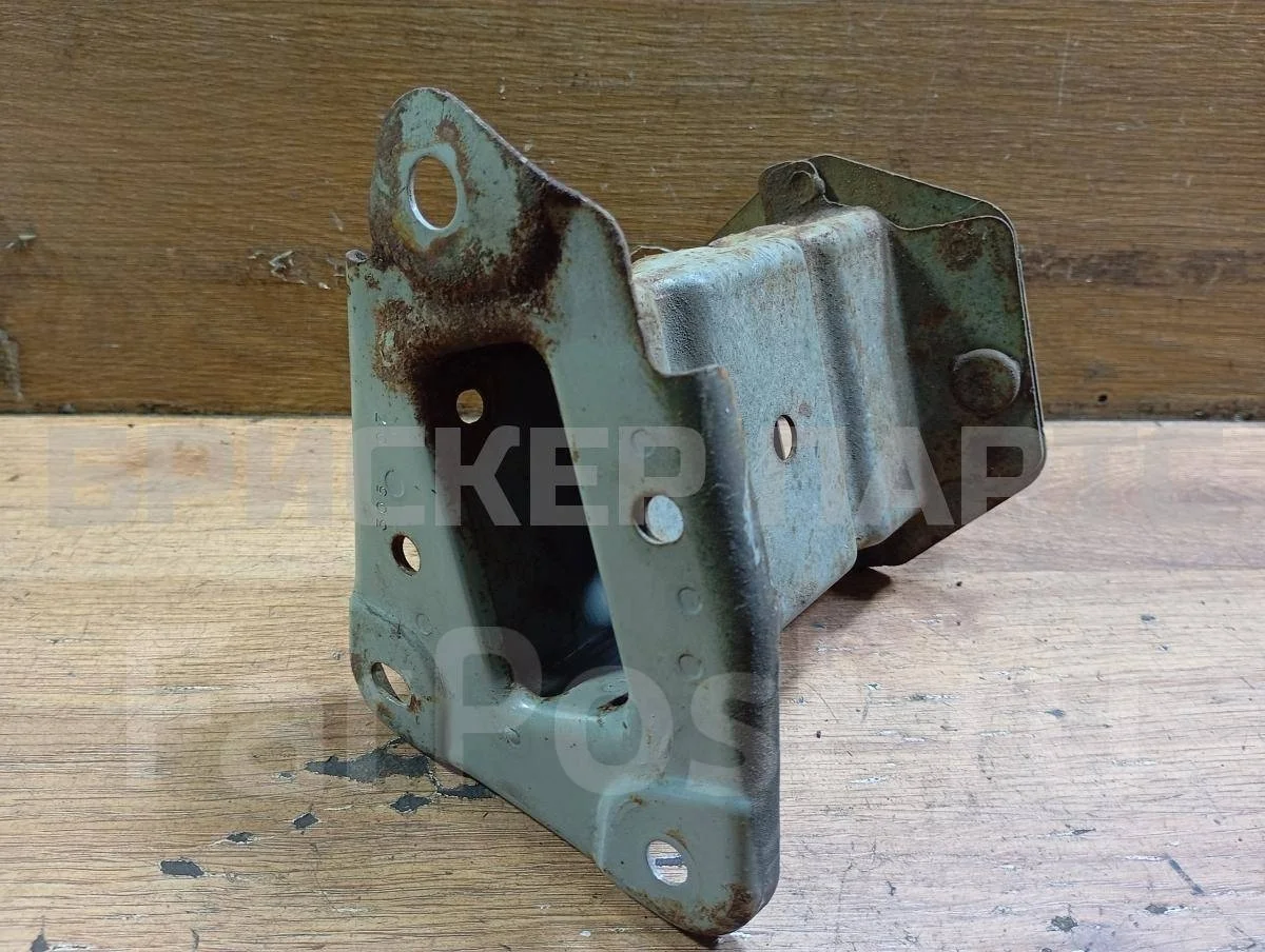 Кронштейн усилителя Ниссан Тиида 1  C11