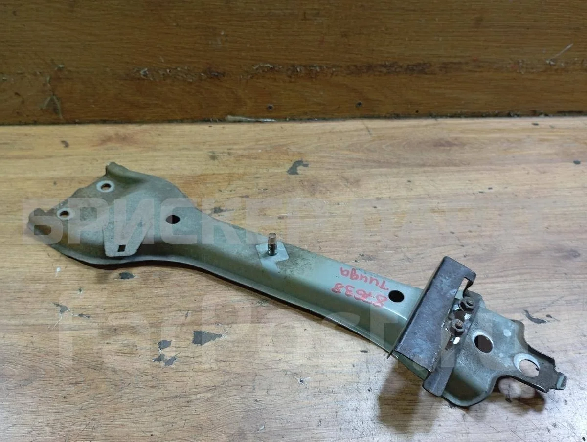 Кронштейн капота Ниссан Тиида 1  C11