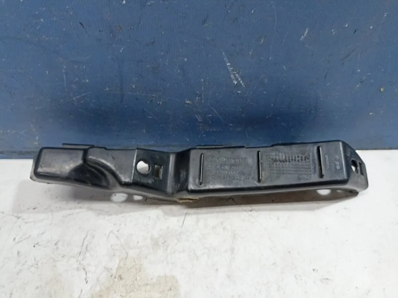 Кронштейн бампера Kia Ceed 2012 865181H500 ED 1.6 G4FC, передний правый