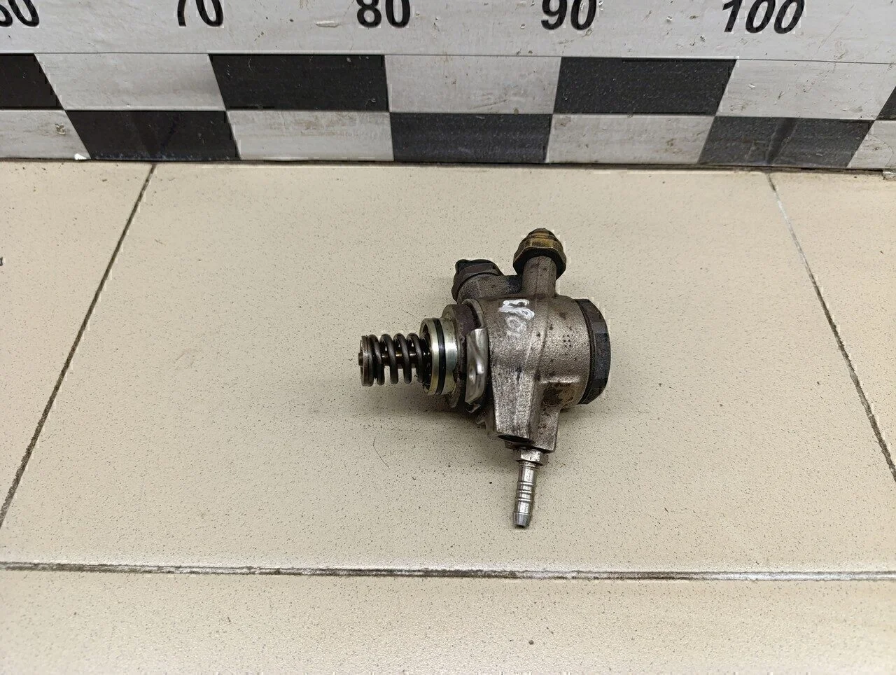 Насос (ТНВД) бензиновый A6 [C6,4F] 2005-2011