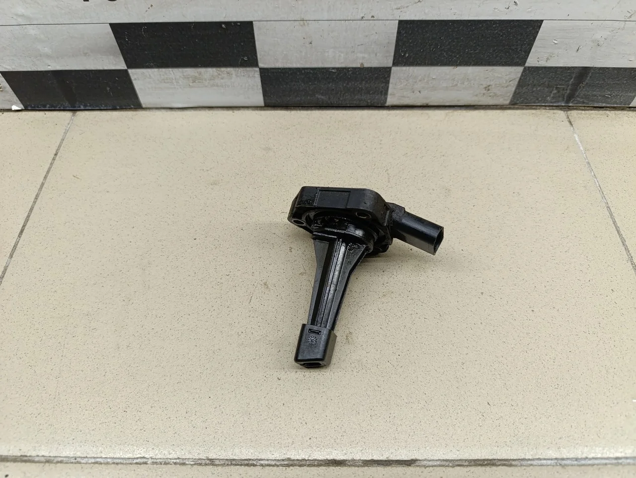 Датчик уровня масла A4 [B8] 2007-2015