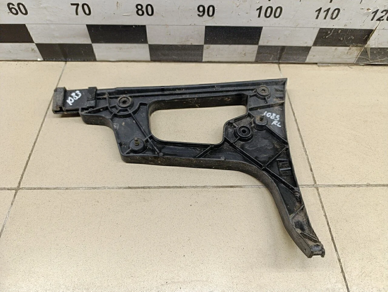 Направляющая заднего бампера левая A5/S5 [8T] Coupe/Sportback 2008-2016