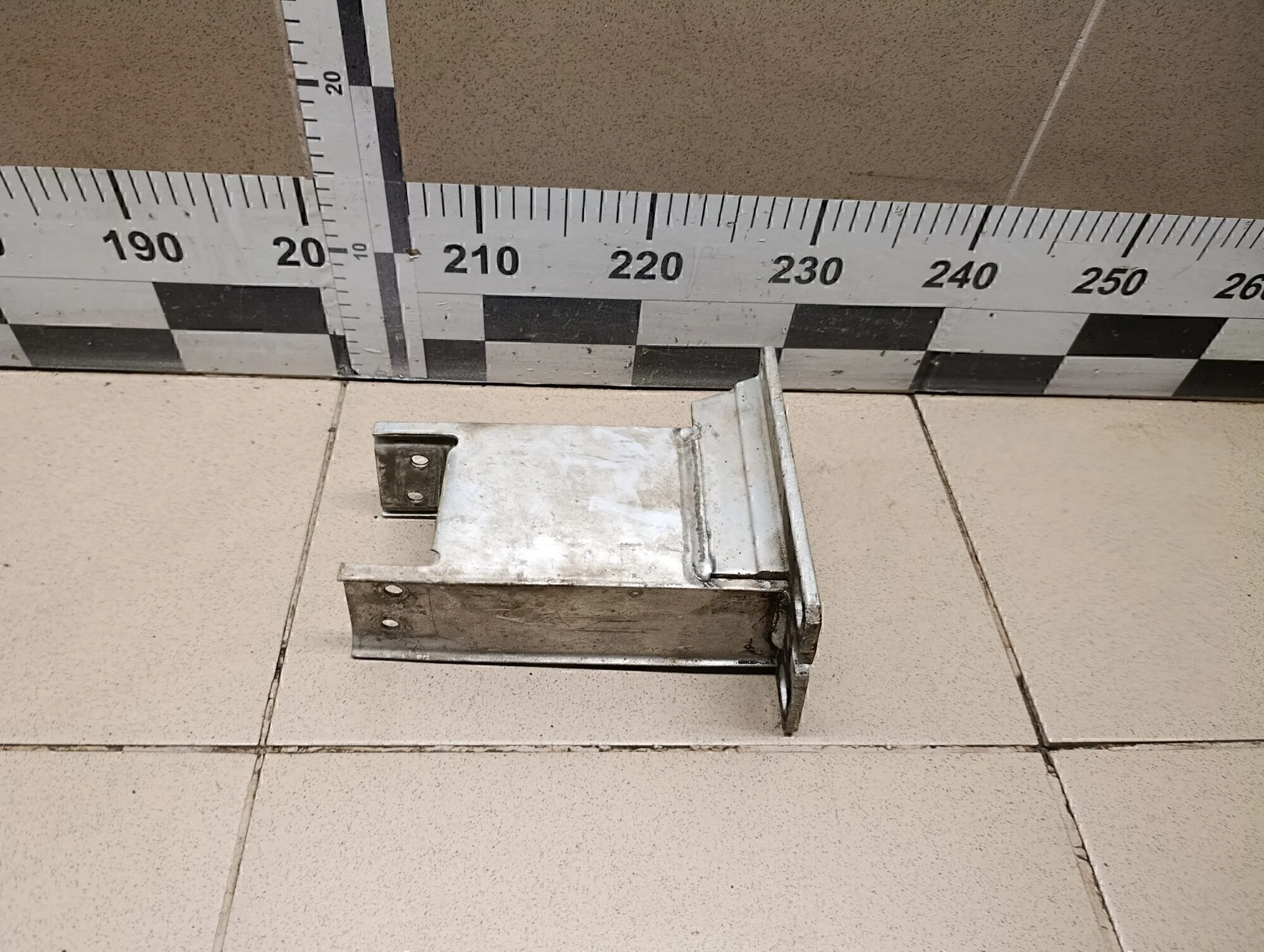 Кронштейн переднего бампера левый A5/S5 [8T] Coupe/Sportback 2008-2016