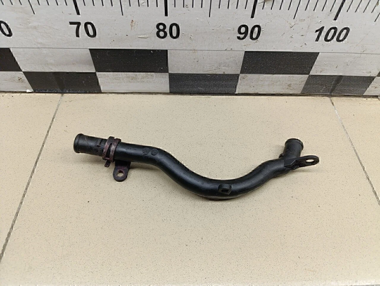 Трубка системы охлаждения Touareg 2010>