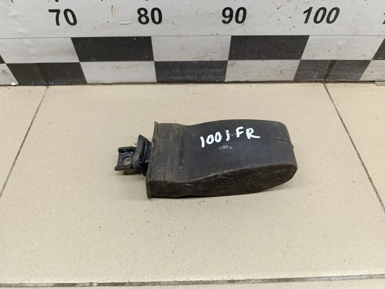 Ограничитель двери Jetta 2011>