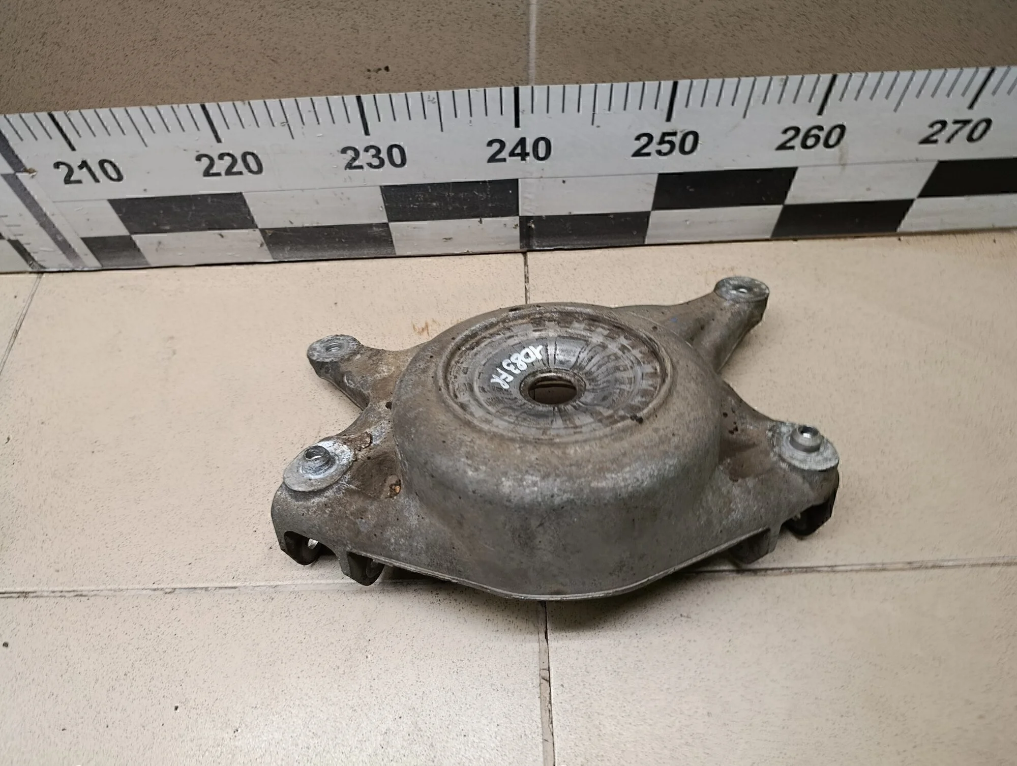 Кронштейн амортизатора A4 [B8] 2007-2015