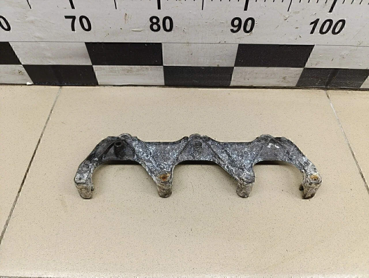 Кронштейн (сопут. товар) A6 [C6,4F] 2005-2011