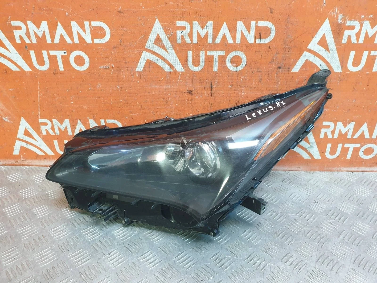 Фара Lexus NX 2014-2017