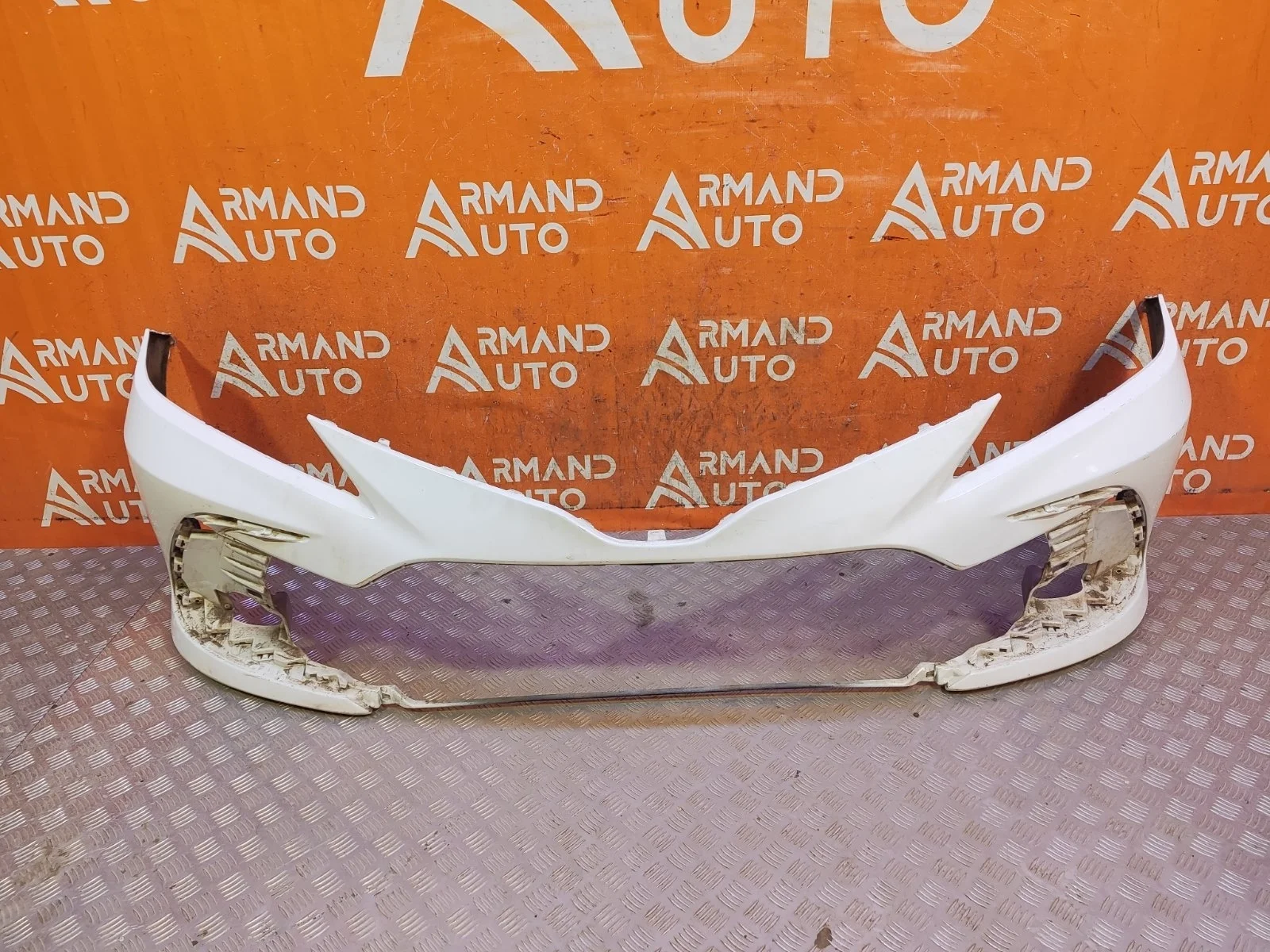 Бампер Toyota Camry 2020-нв 8 XV70