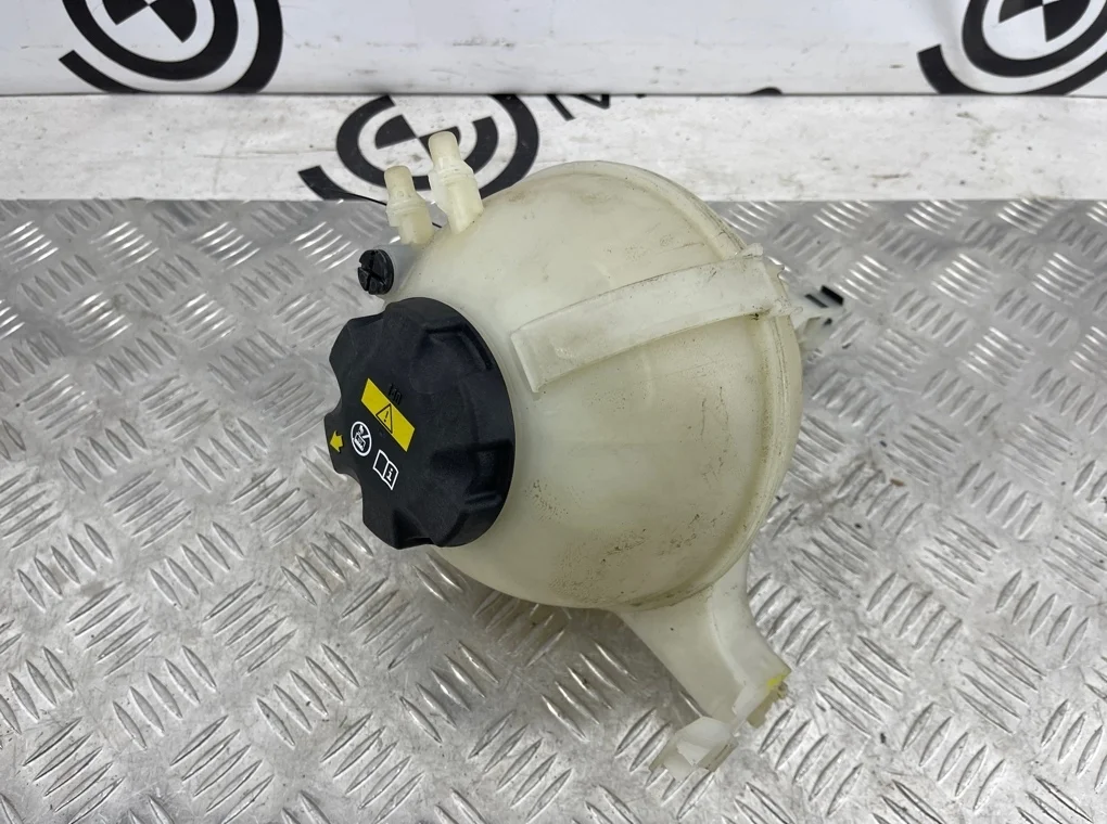 Бачок расширительный BMW 6' GT 630d xDrive 2018 G32