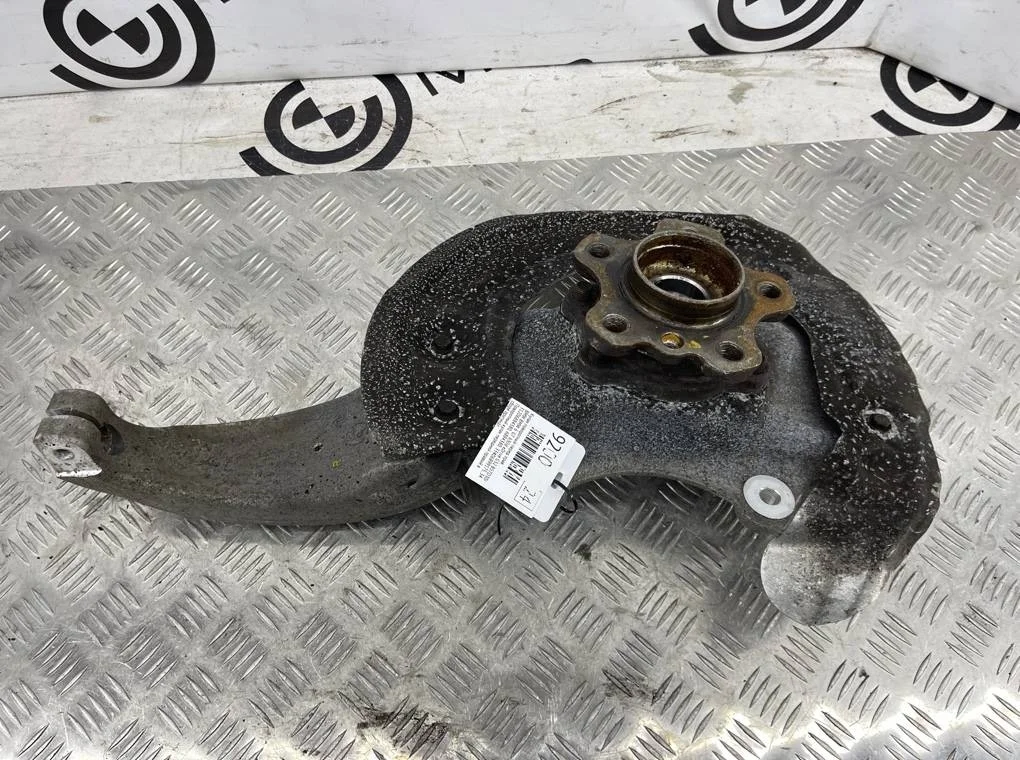 Кулак поворотный BMW 6' GT 630d xDrive 2018 G32