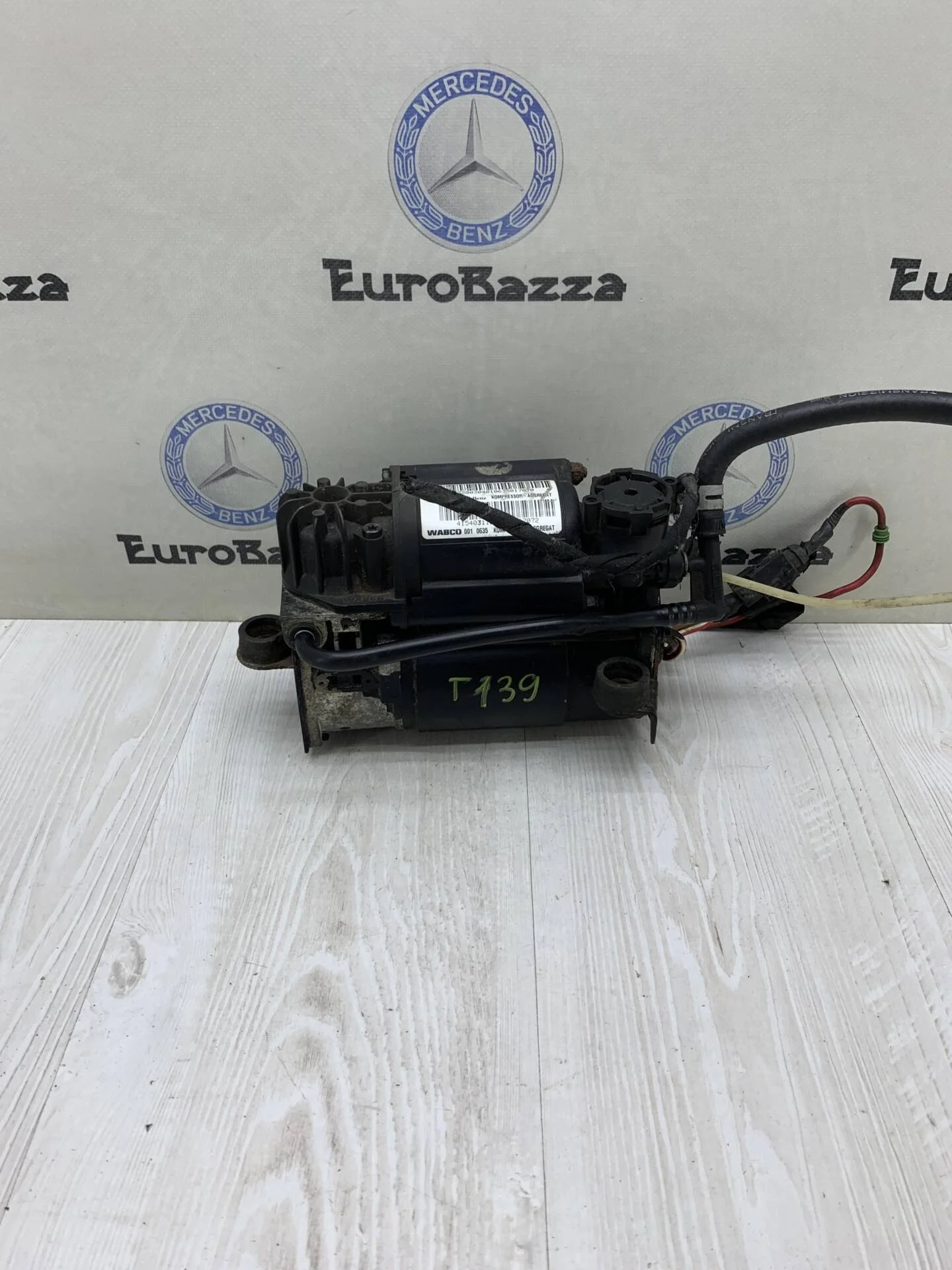 Компрессор пневмоподвески Mercedes W220