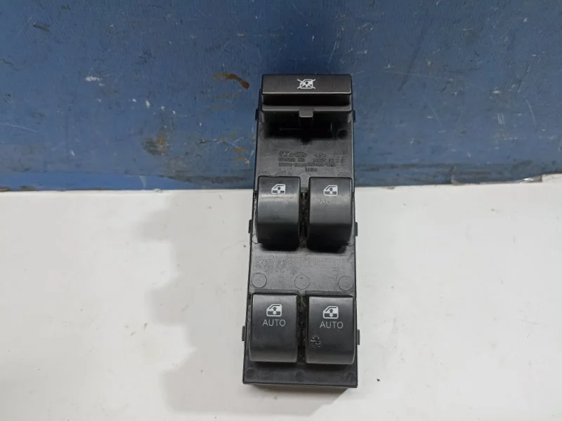 Блок кнопок стеклоподъемника Kia Ceed 2012 935701H120EQ ED 1.6 G4FC, передний левый