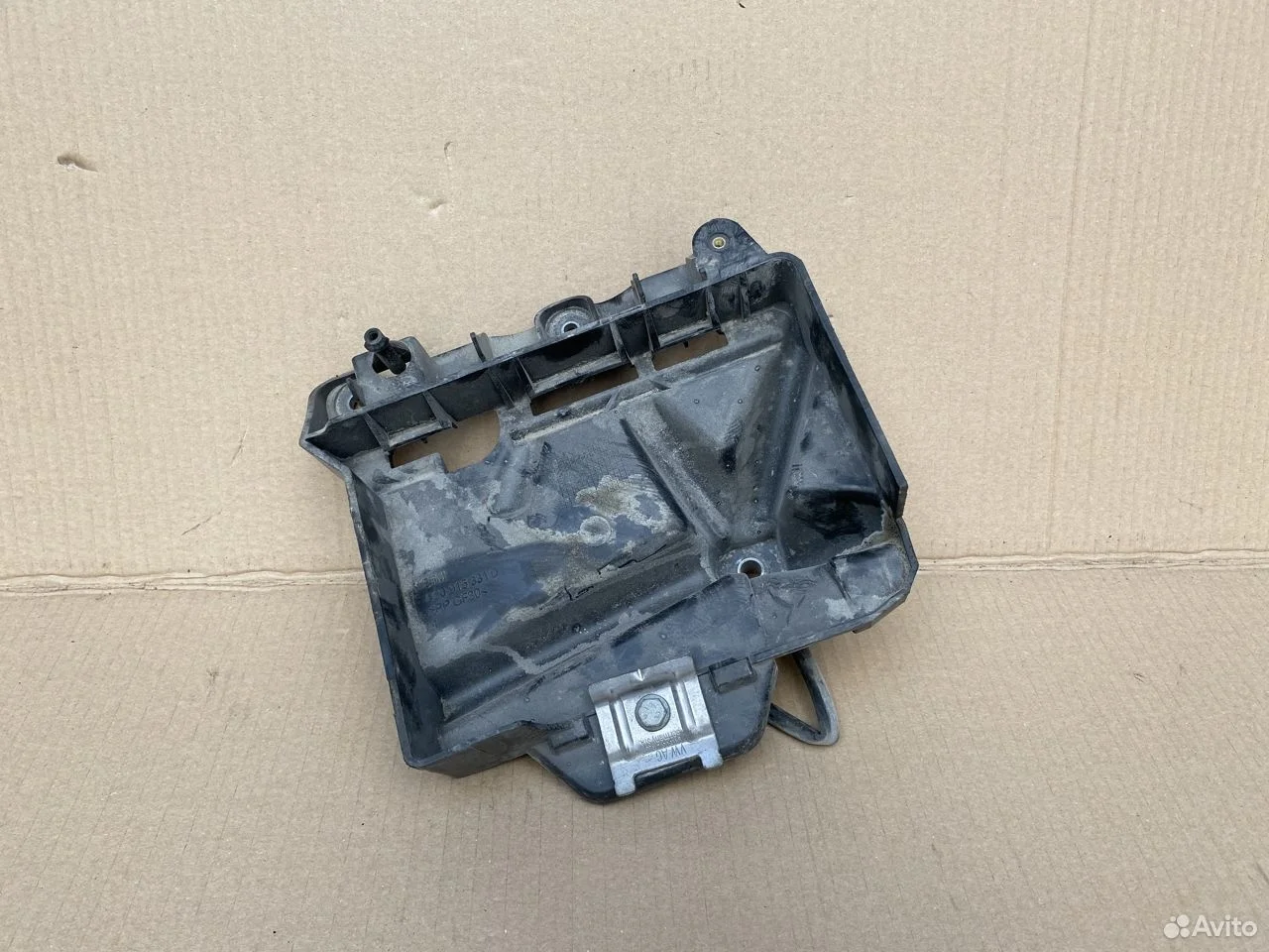 Площадка акб skoda rapid