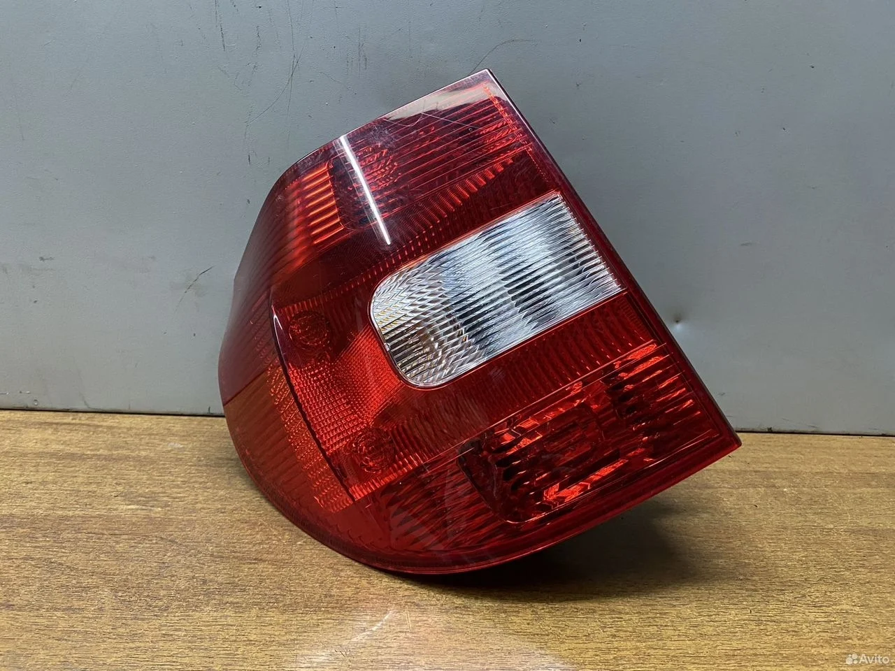 Фонарь задний skoda yeti