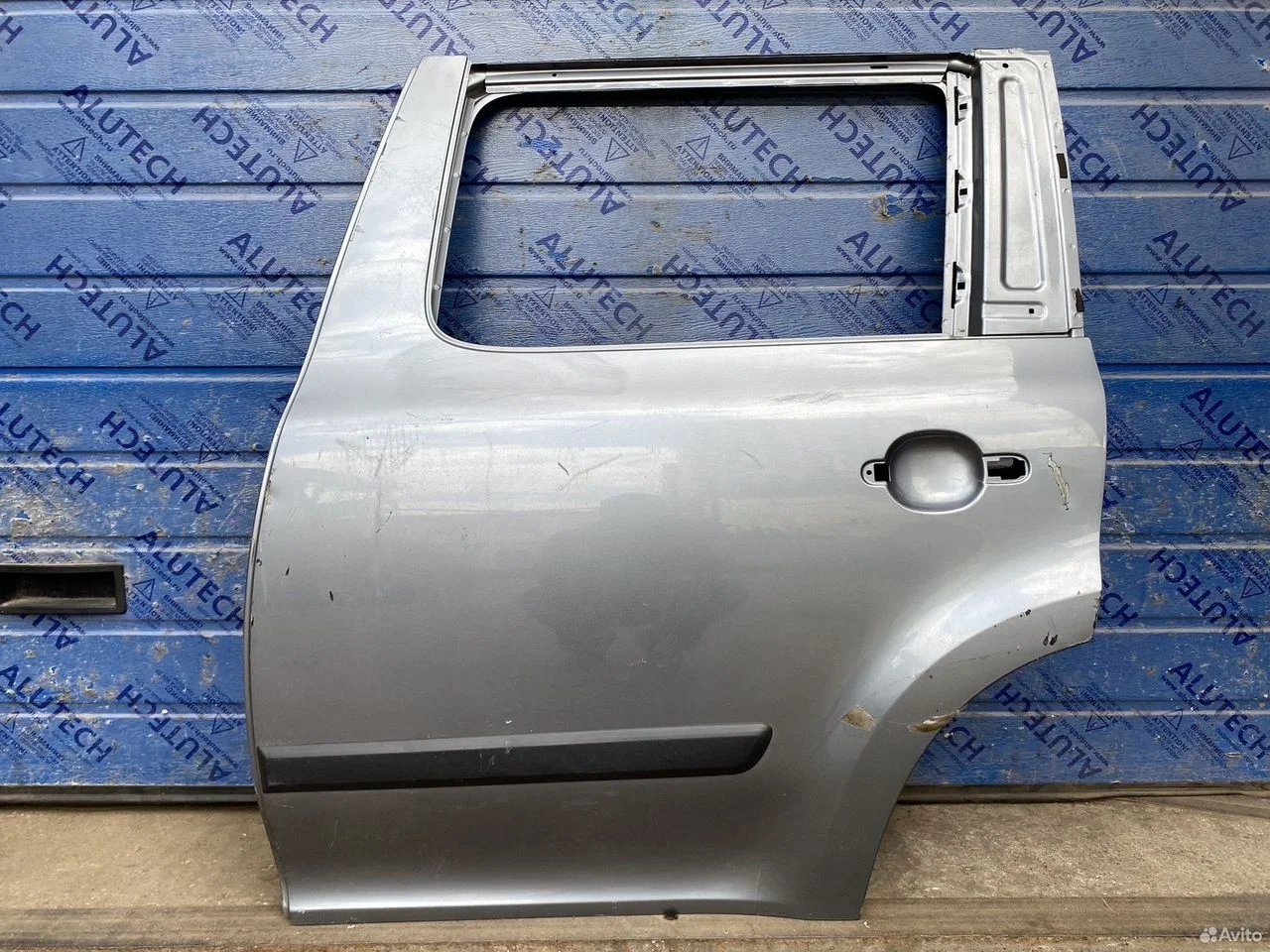 Дверь задняя левая skoda yeti