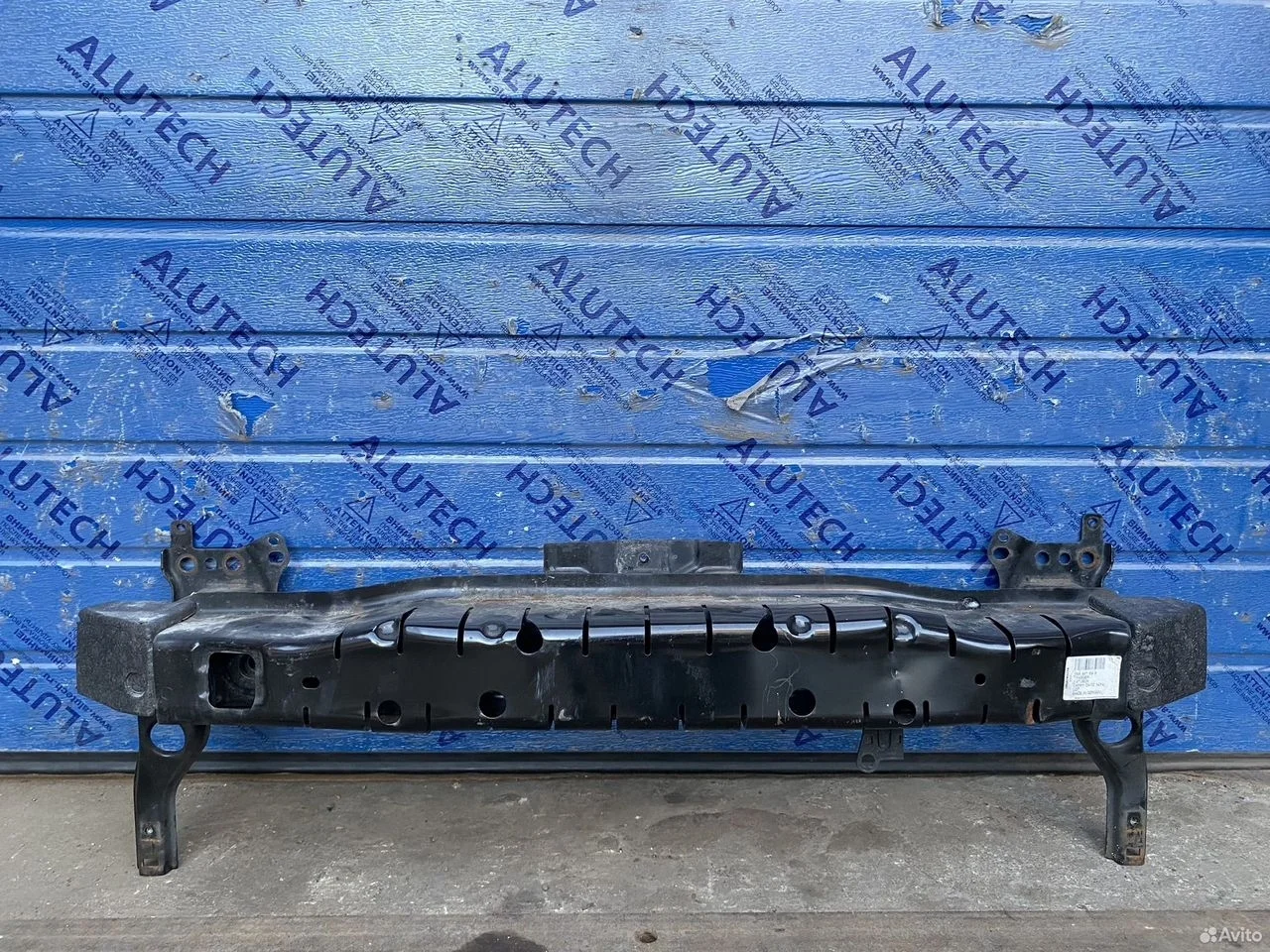 Усилитель переднего бампера volkswagen passat b7