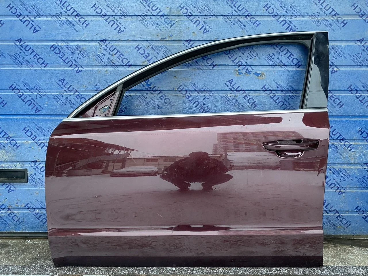 Дверь передняя левая skoda superb 2